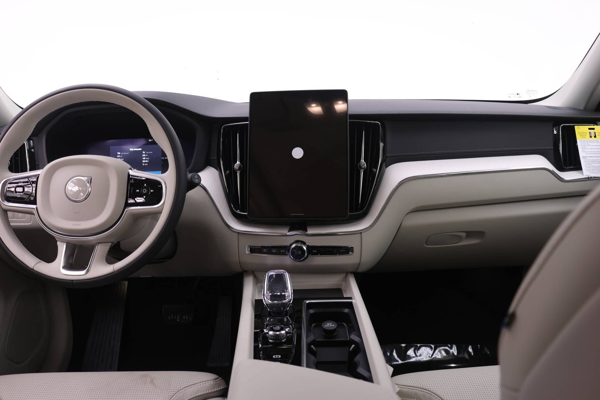 New 2026 Volvo XC60 T8 Ultra w/ Climate Package AWD/4WD image 8