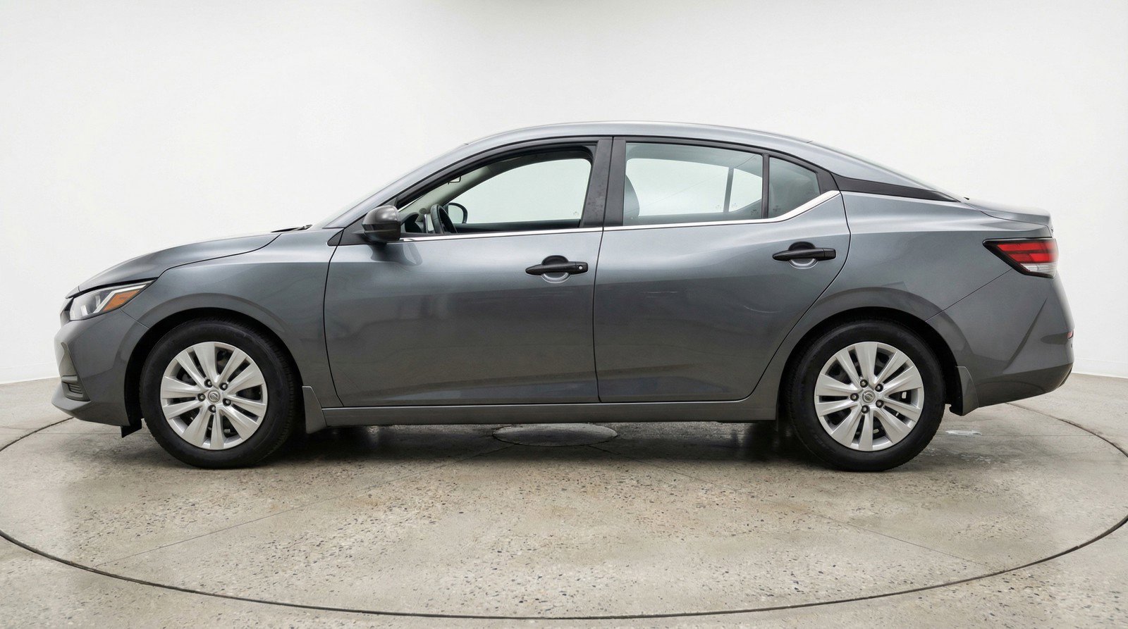 Used 2025 Nissan Sentra S image 5