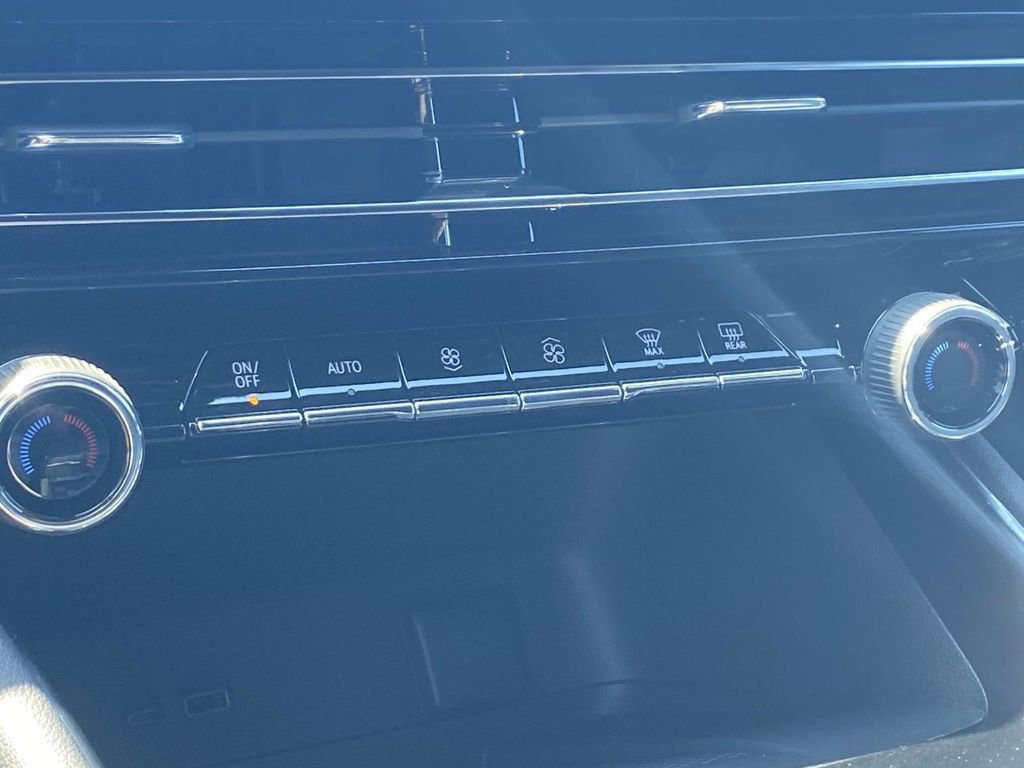 New 2026 Chevrolet Traverse LT w/ Driver Confidence Package image 24