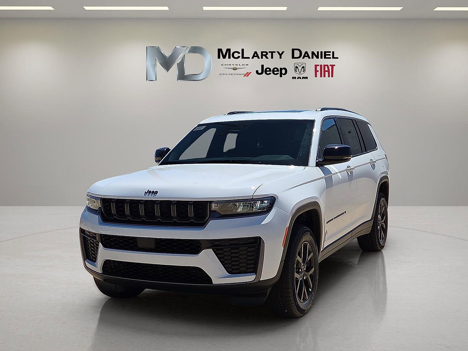 New 2026 Jeep Grand Cherokee L 4WD image 2