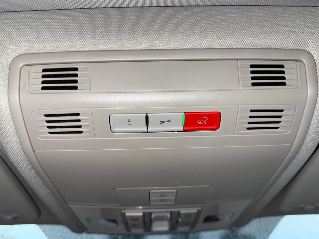 Used 2022 Volkswagen Taos SE image 18