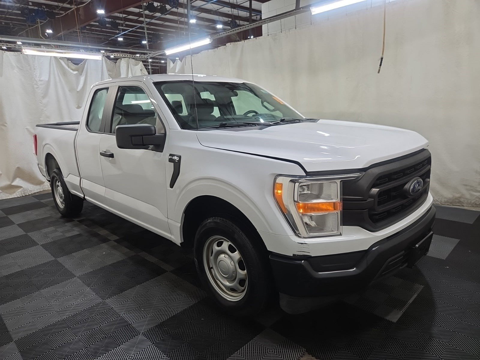 Used 2022 Ford F150 XL RWD image 4