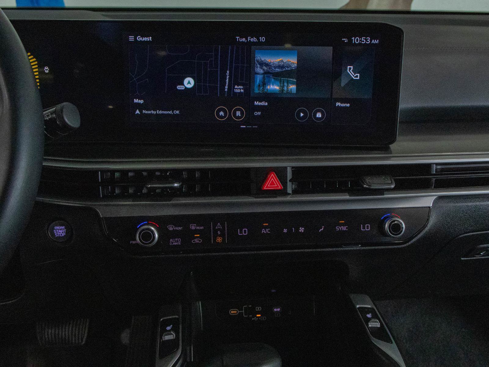 Used 2025 Kia Sorento S w/ Panoramic Sunroof Package image 4