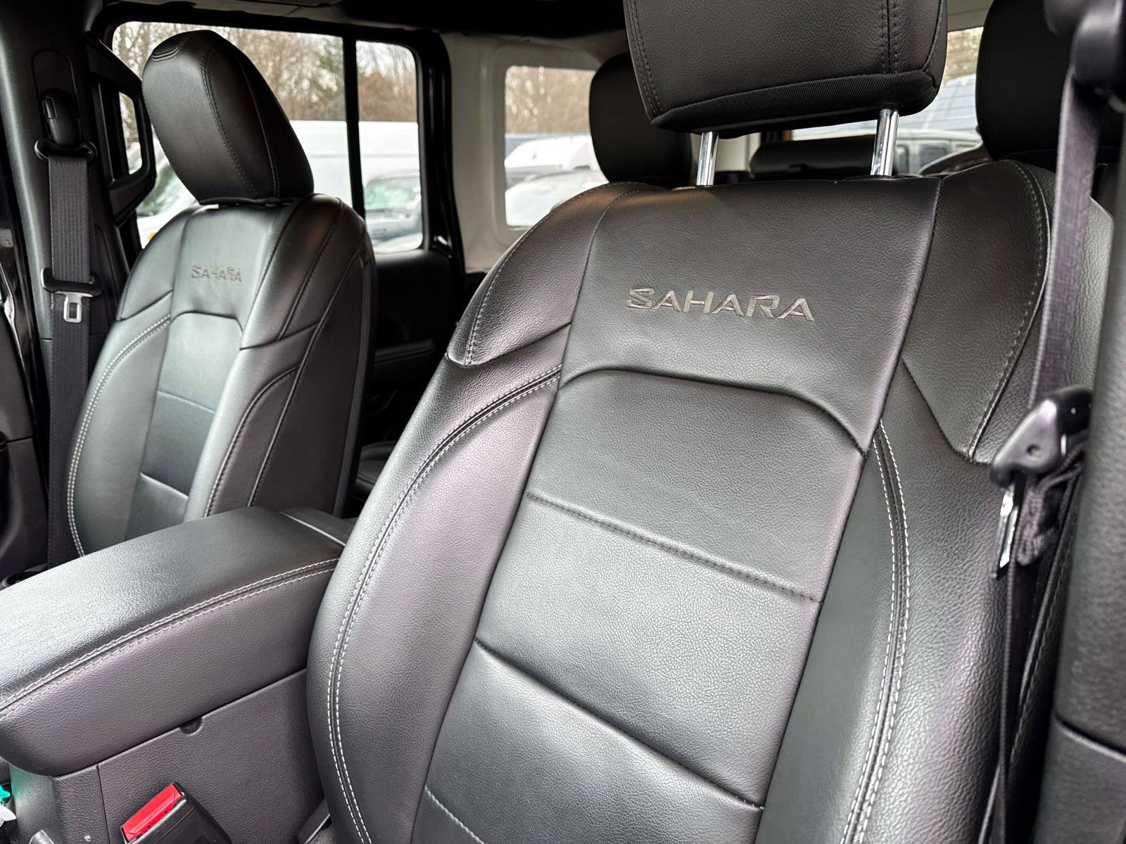 Used 2023 Jeep Wrangler Unlimited Sahara w/ Cold Weather Group image 12