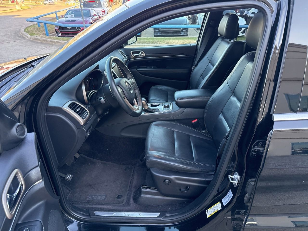 Used 2017 Jeep Grand Cherokee Limited image 19