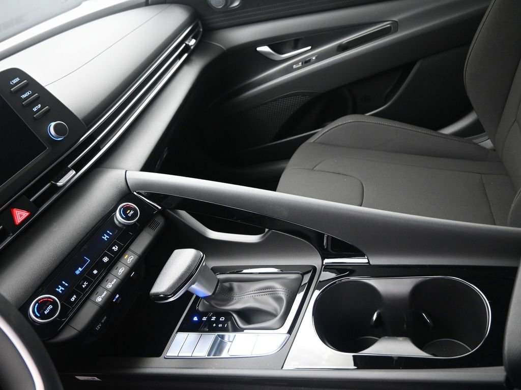 New 2026 Hyundai Elantra Blue image 18