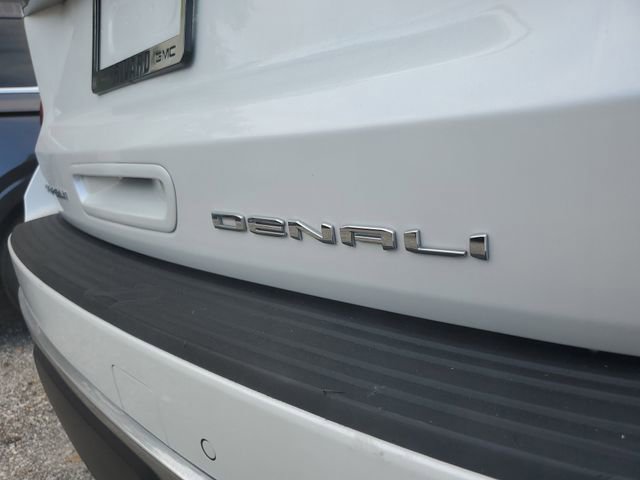 Used 2022 GMC Yukon XL Denali w/ Advanced Technology Package AWD/4WD image 8