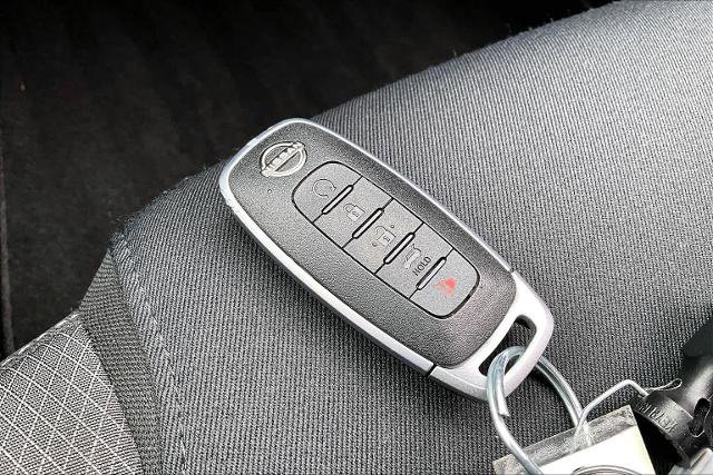 Certified 2025 Nissan Pathfinder SV image 15