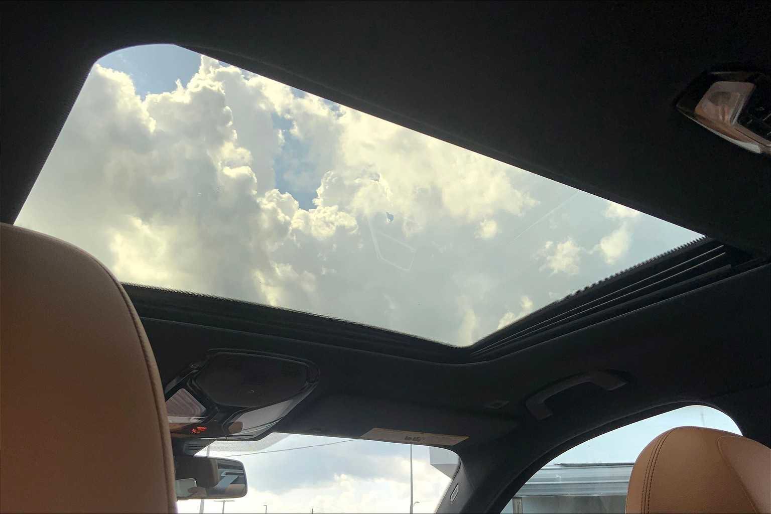 New 2025 BMW 330i Sedan w/ M Sport Package image 18