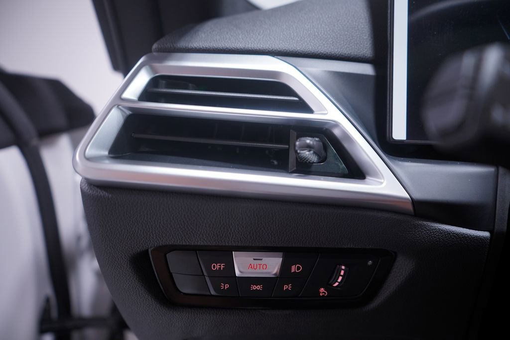 Used 2026 BMW 430i Coupe w/ Convenience Package image 18