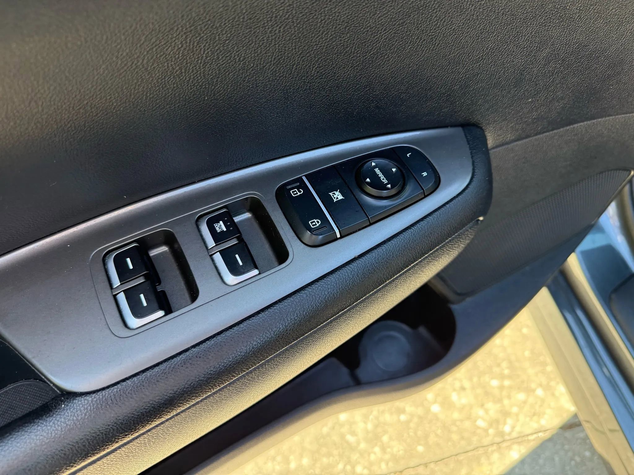 Used 2020 Kia Optima LX image 14