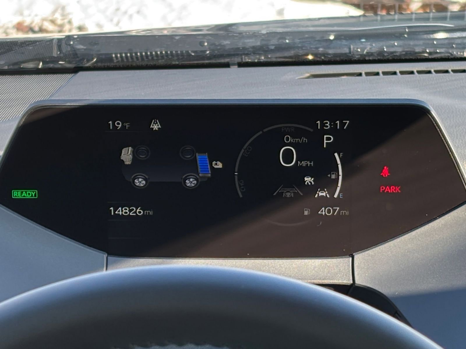 Used 2025 Toyota Prius LE image 32