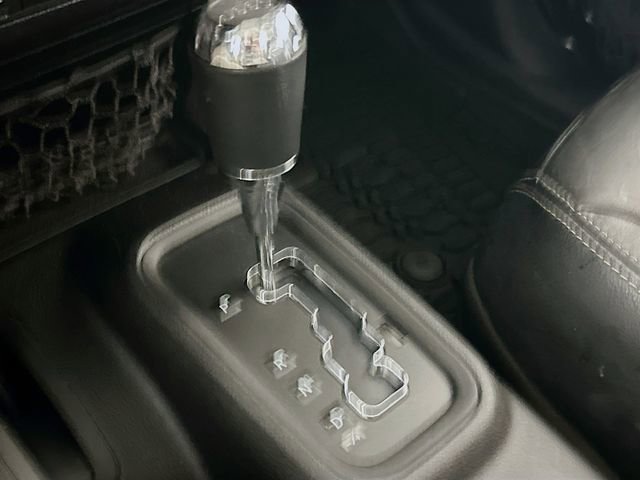 Used 2015 Jeep Wrangler Unlimited Sahara image 16