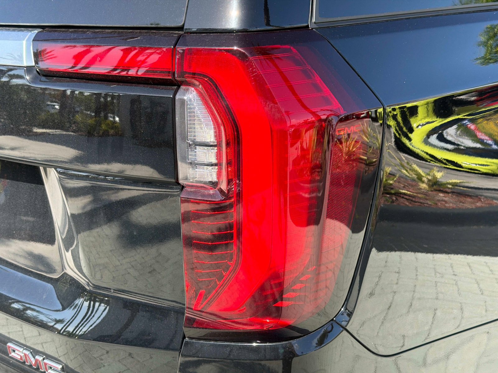 Used 2026 GMC Yukon Denali w/ Advanced Technology Package image 16