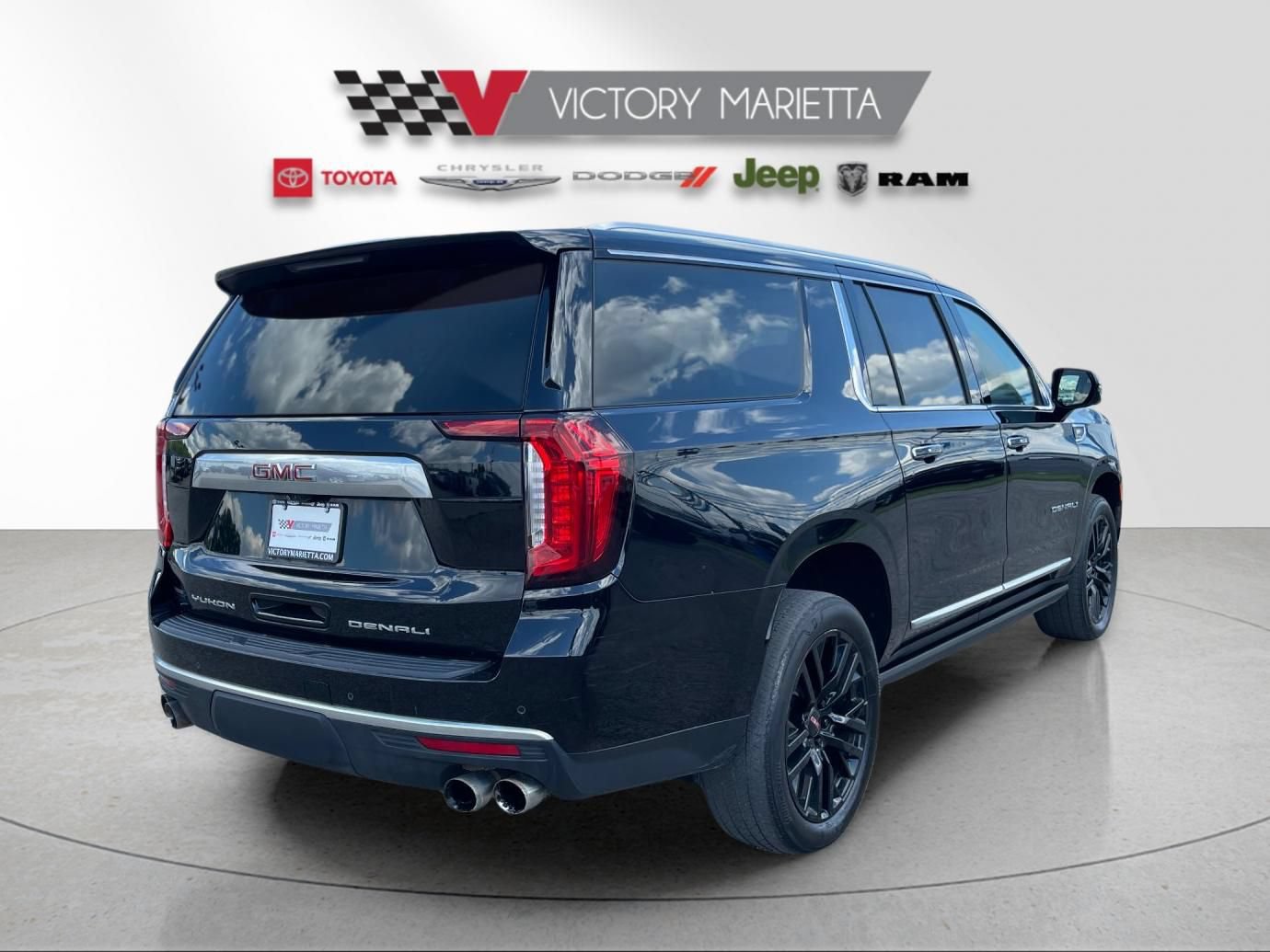 Used 2021 GMC Yukon XL Denali w/ Denali Premium Package AWD/4WD image 5