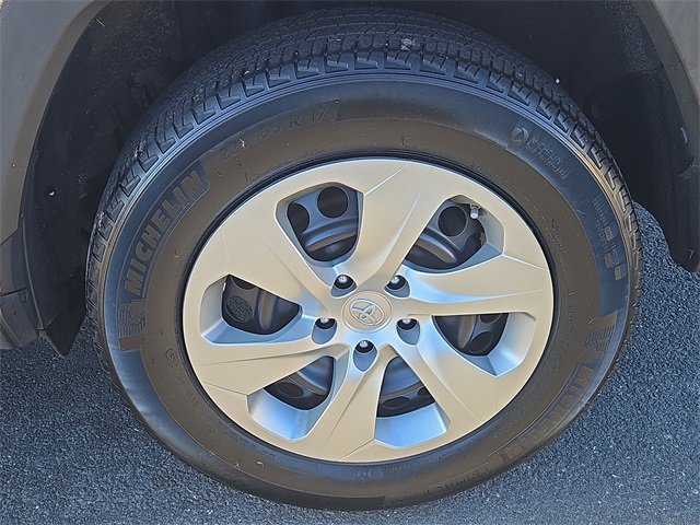 Used 2022 Toyota RAV4 LE image 8