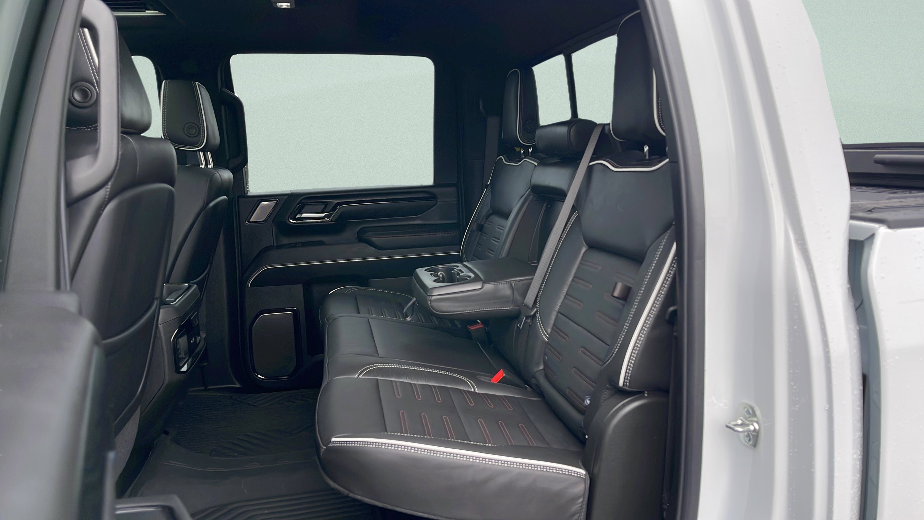 Used 2025 GMC Sierra 2500 AT4X w/ AT4X AEV Edition image 24