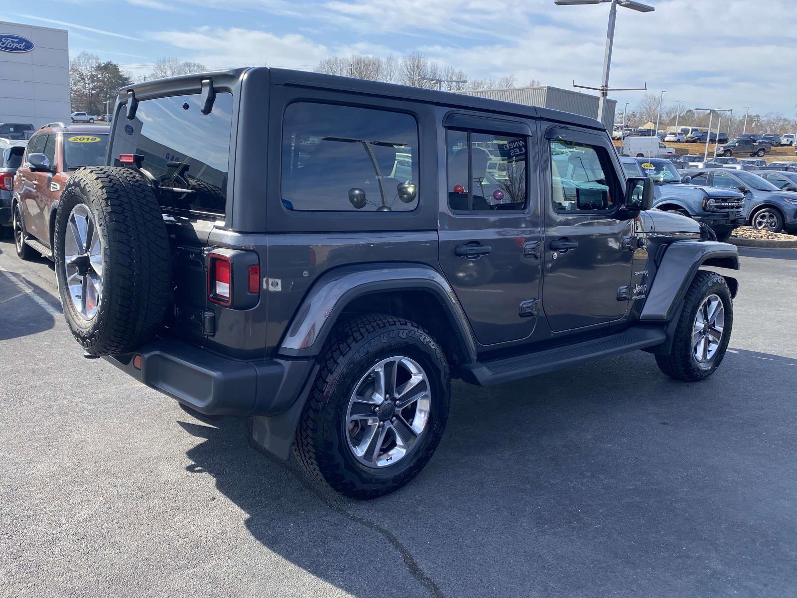 Used 2020 Jeep Wrangler Unlimited Sahara image 6