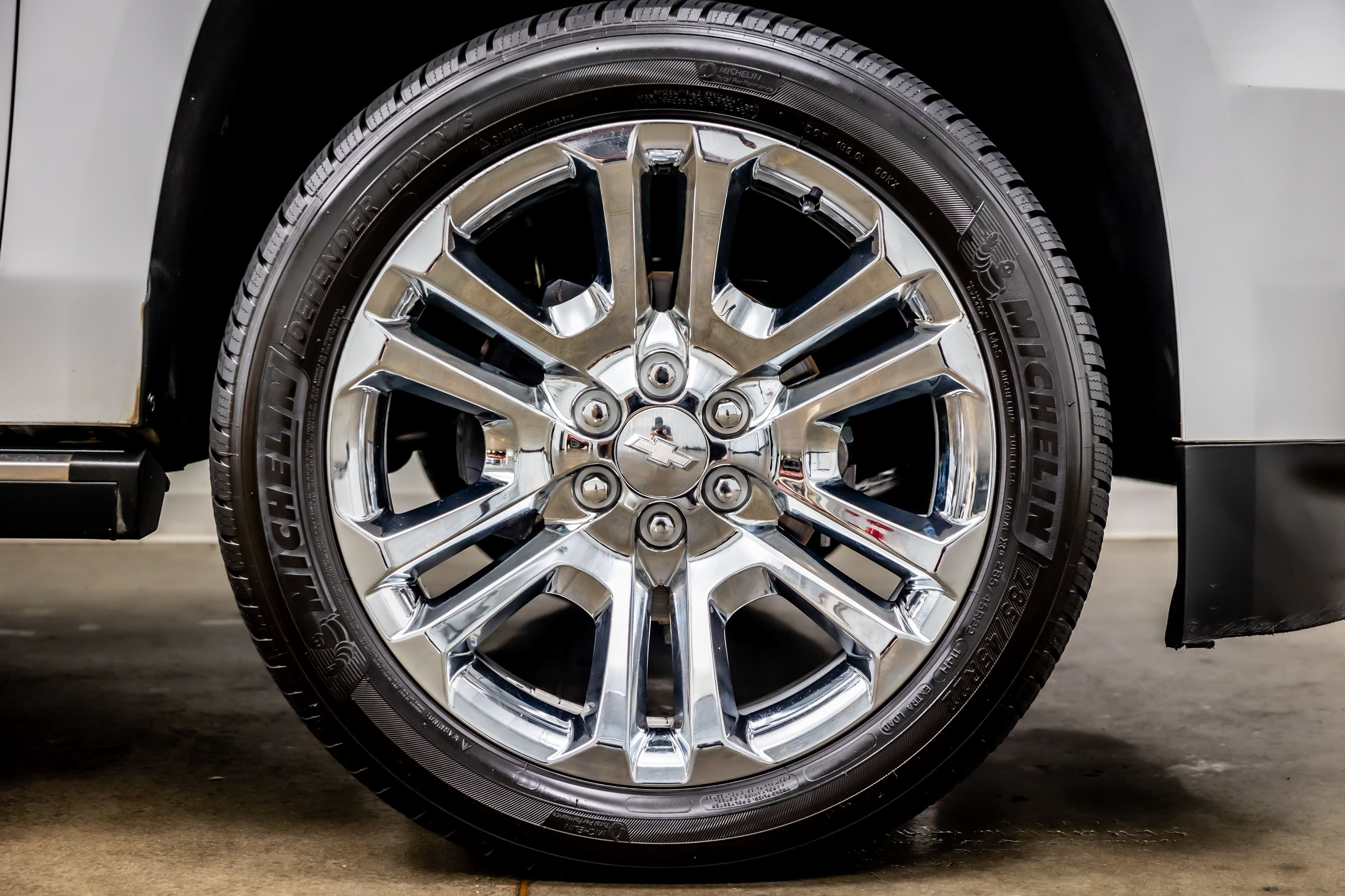 Used 2020 Chevrolet Suburban Premier w/ Premier Plus Edition RWD image 38