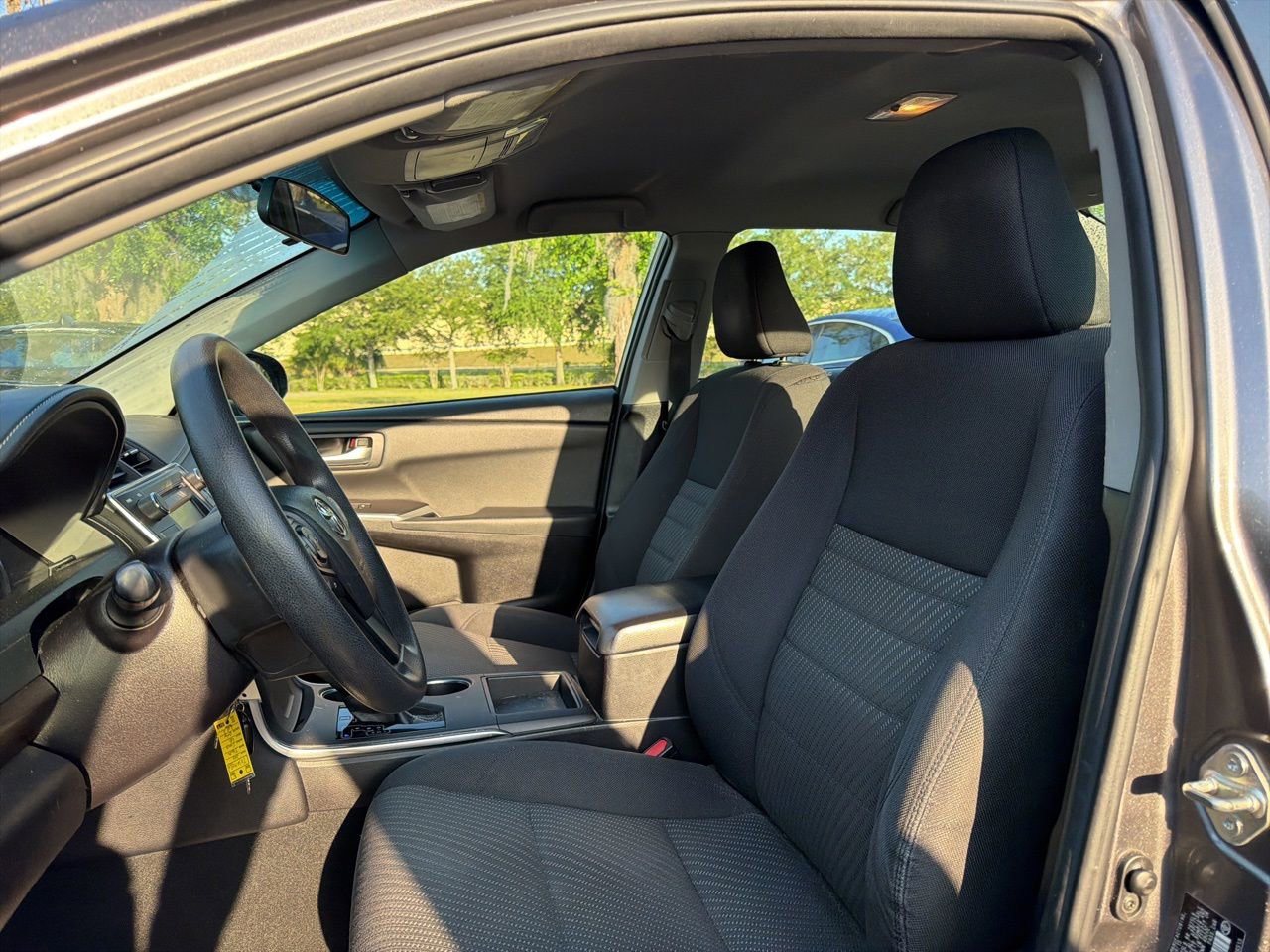 Used 2016 Toyota Camry LE FWD image 9