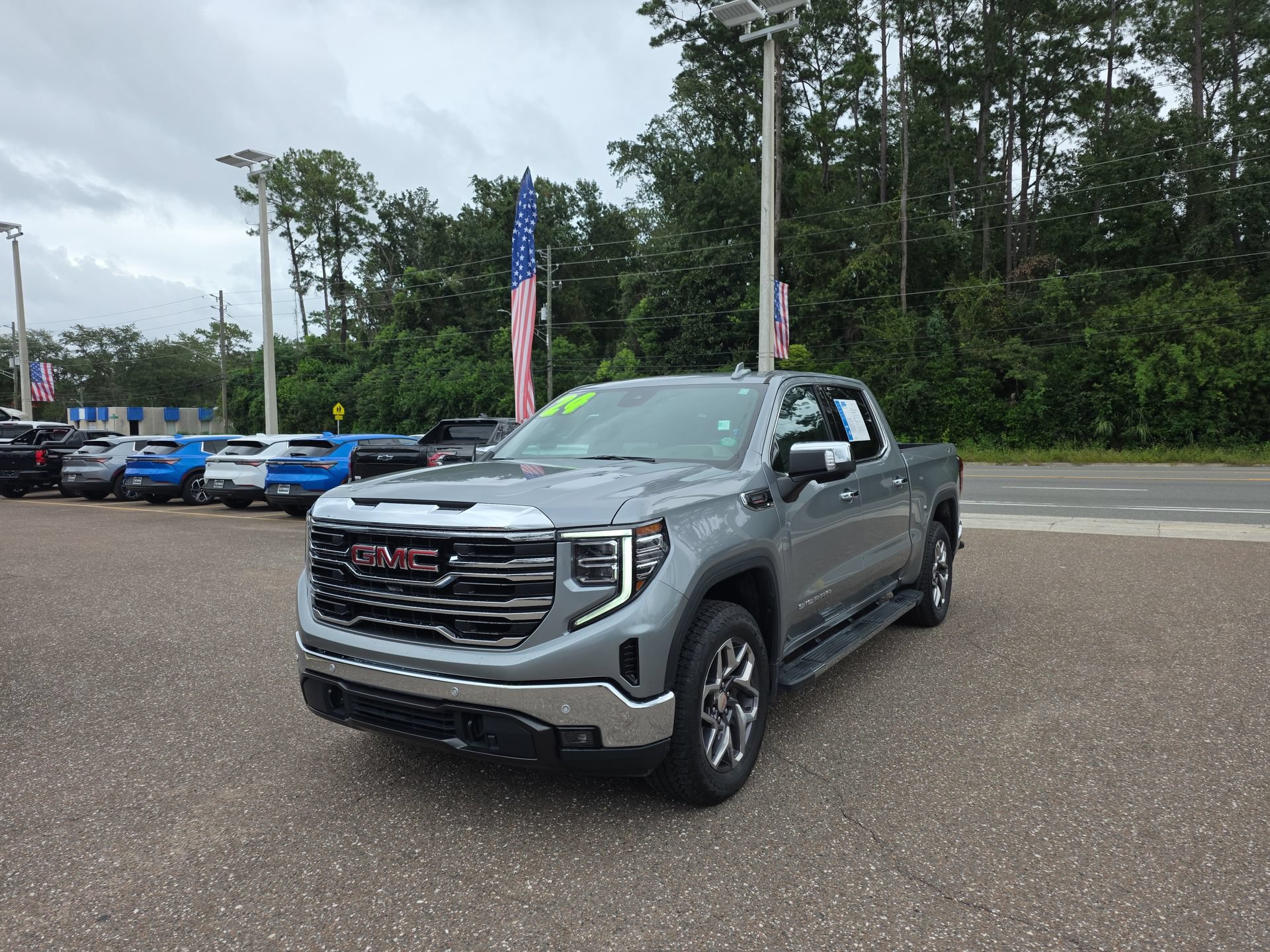 Used 2024 GMC Sierra 1500 SLT w/ SLT Premium Package AWD/4WD image 12