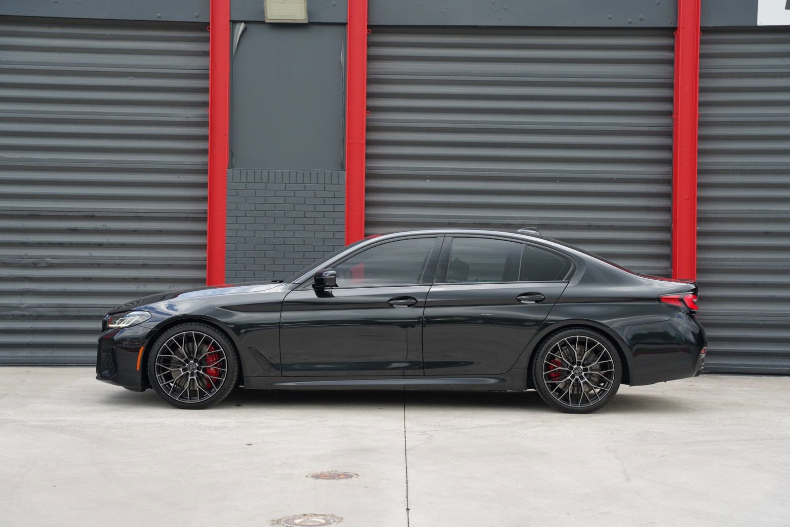 Used 2021 BMW M550i xDrive w/ Dynamic Handling Package AWD/4WD image 9
