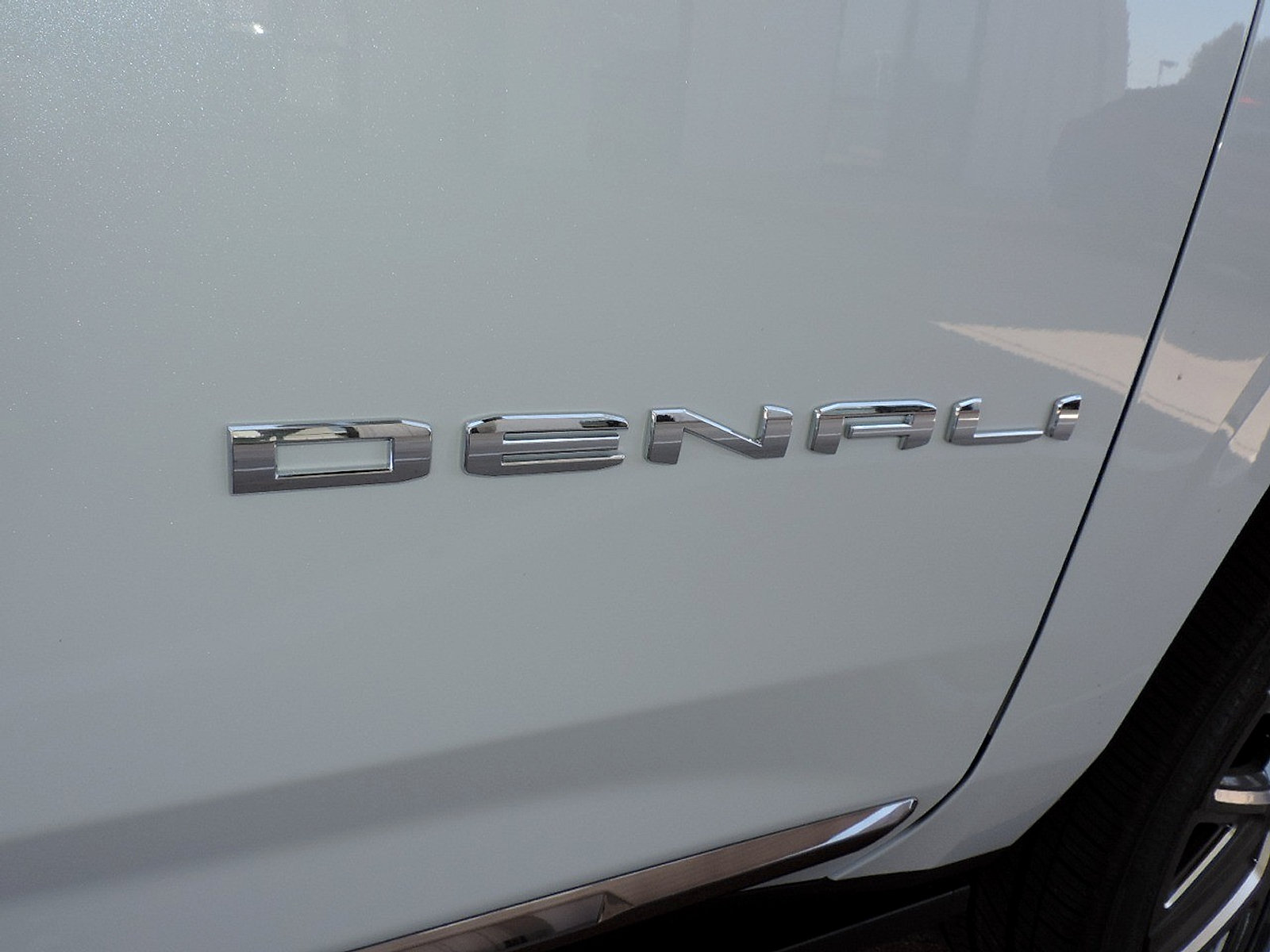 New 2026 GMC Yukon XL Denali Ultimate w/ LPO, Floor Liner Package AWD/4WD image 18