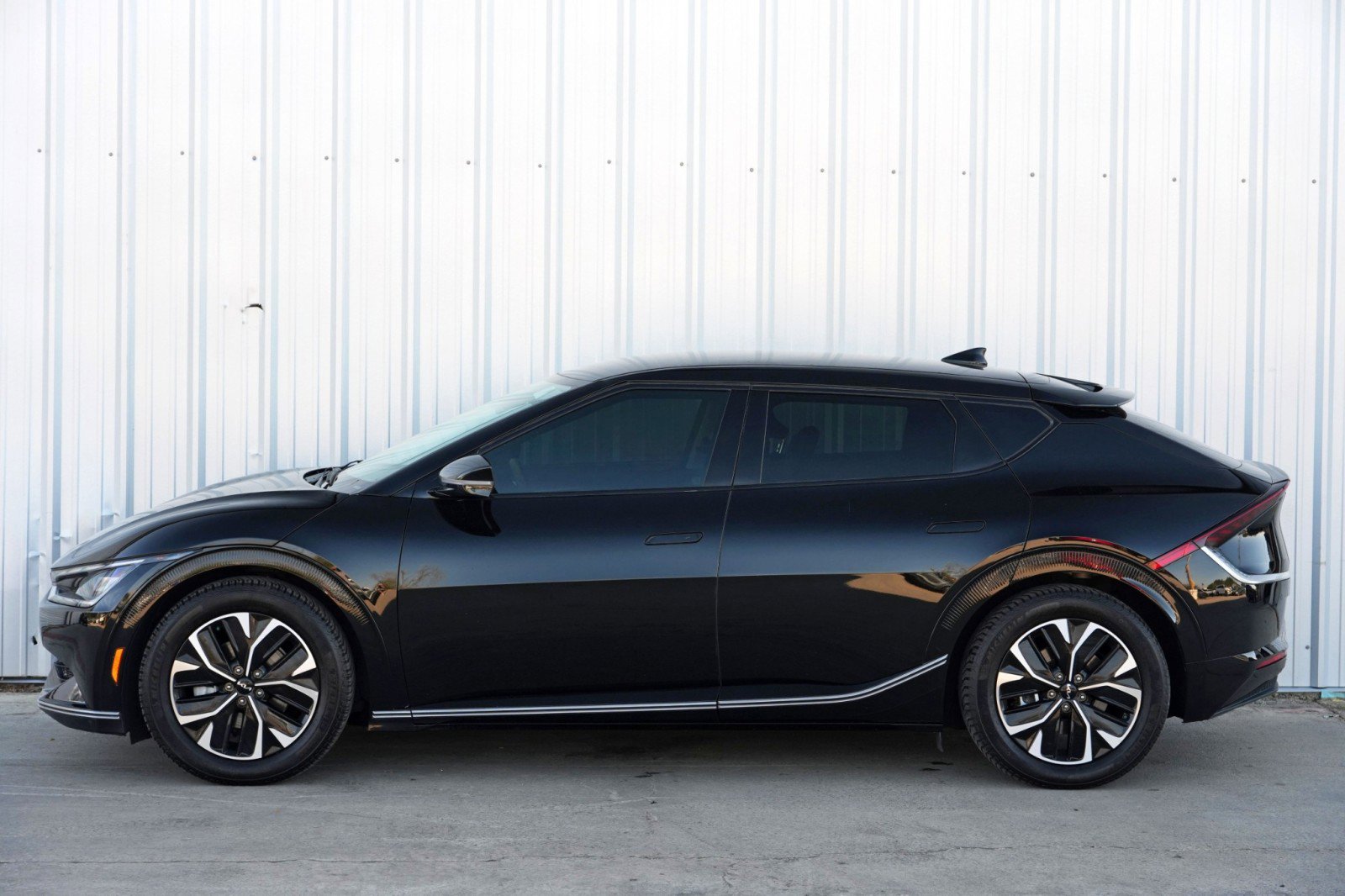 Used 2022 Kia EV6 Wind image 44