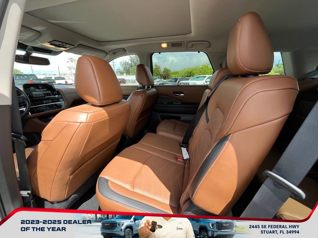 Used 2022 Nissan Pathfinder Platinum w/ Cargo Package image 13