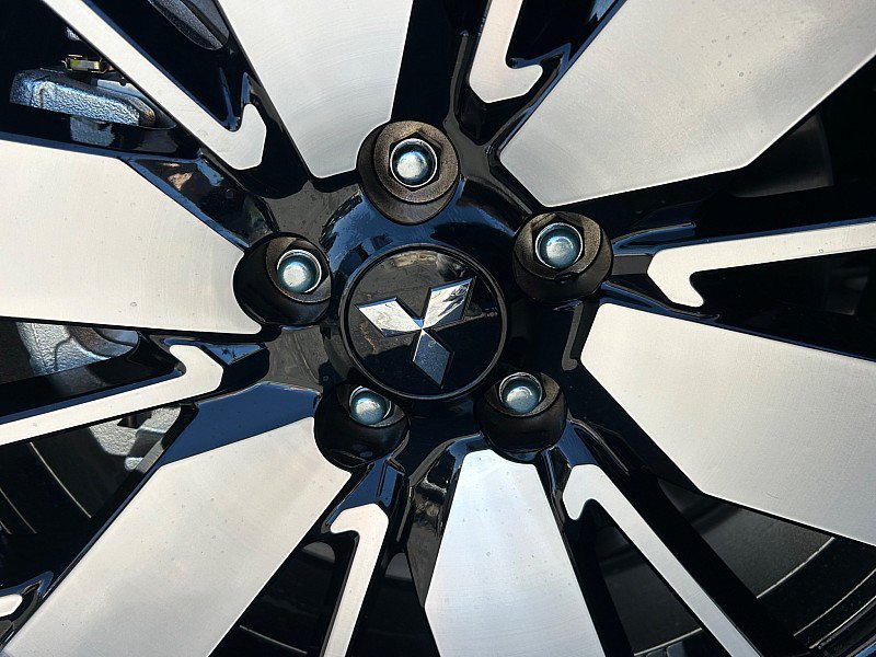 New 2026 Mitsubishi Outlander SE FWD image 16