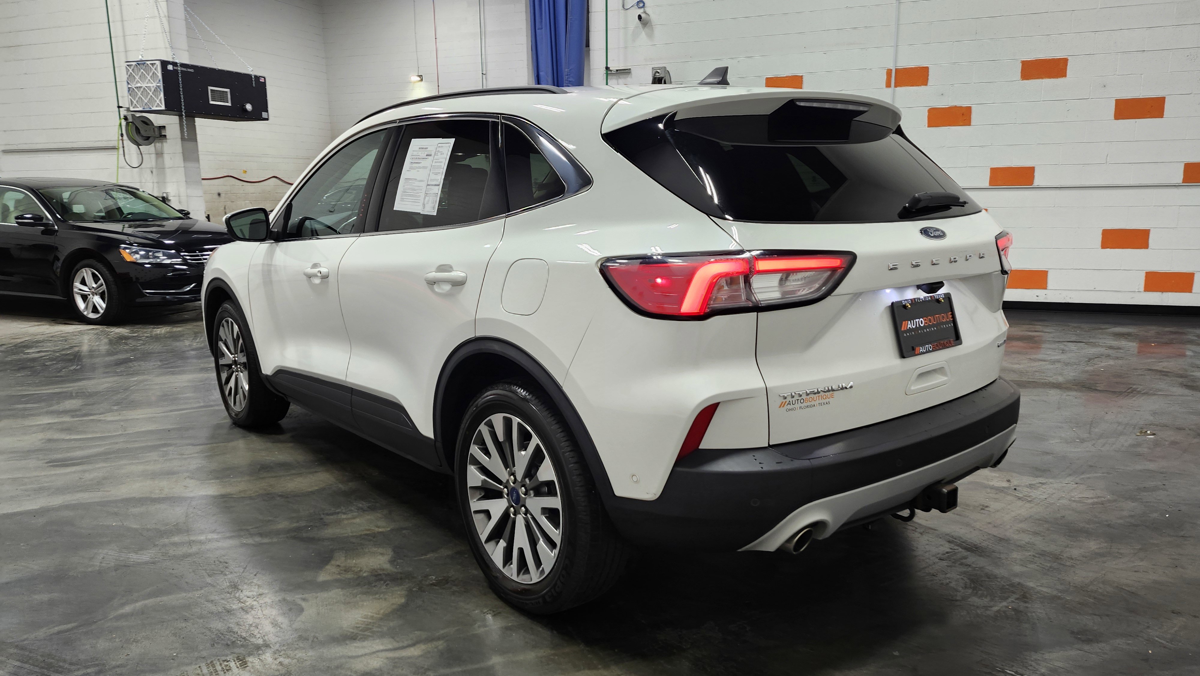 Used 2020 Ford Escape Titanium image 15