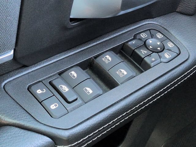 Certified 2025 RAM 3500 Big Horn AWD/4WD image 25