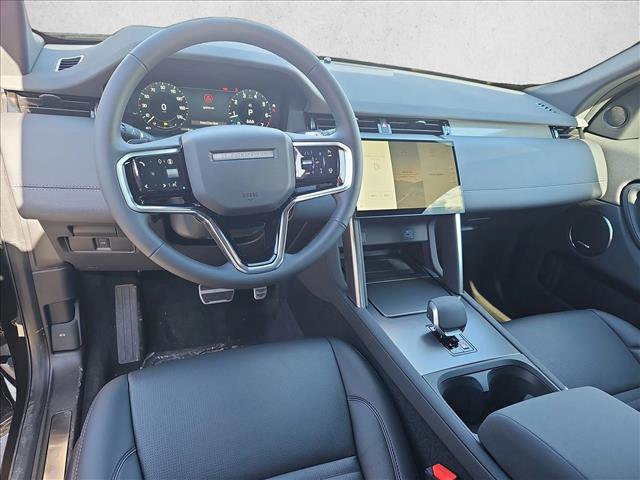 Used 2025 Land Rover Discovery Sport Dynamic SE image 18
