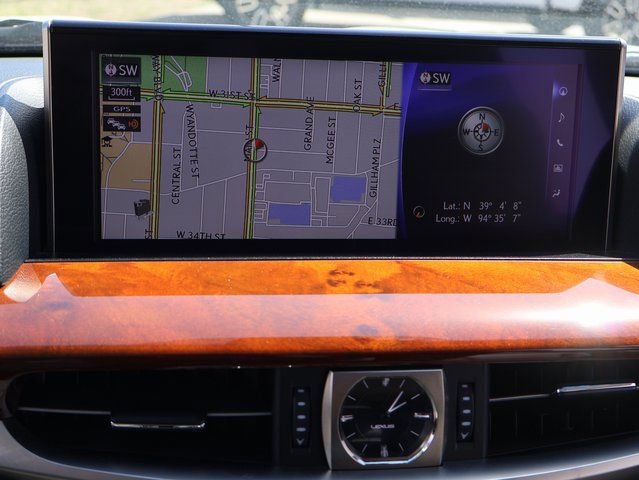 Used 2021 Lexus LX 570 4WD w/ Luxury Package image 30