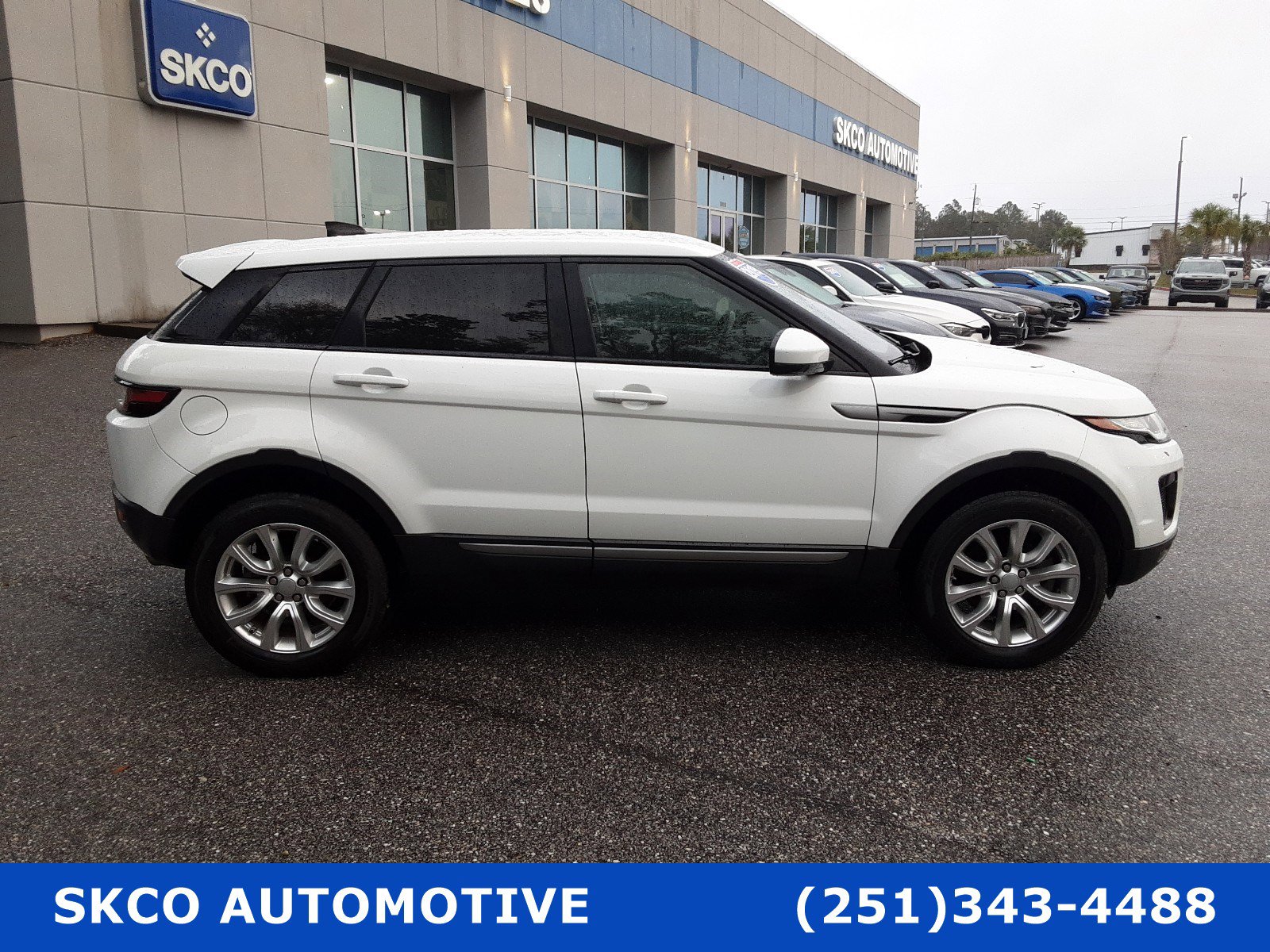 Used 2019 Land Rover Range Rover Evoque SE image 6