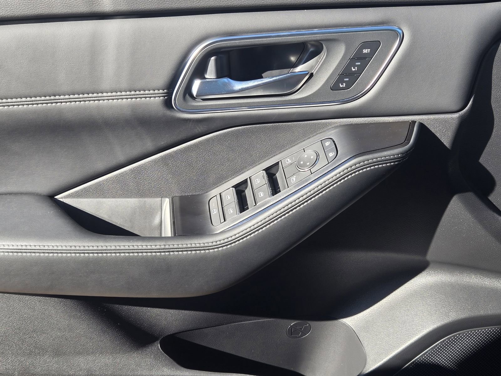 New 2026 Nissan Rogue Platinum image 21