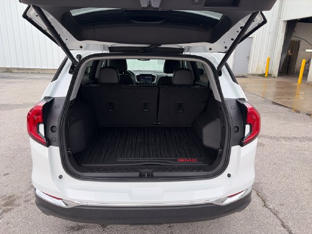 Used 2023 GMC Terrain SLT FWD image 22