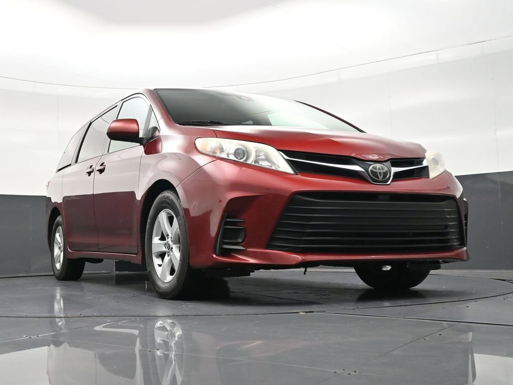 Used 2020 Toyota Sienna LE image 29