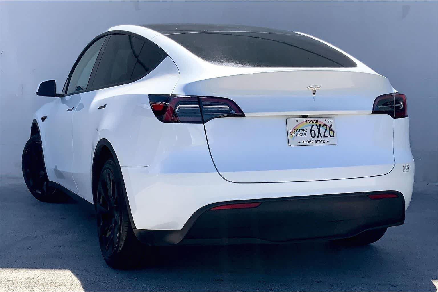 Used 2025 Tesla Model Y Long Range RWD image 4