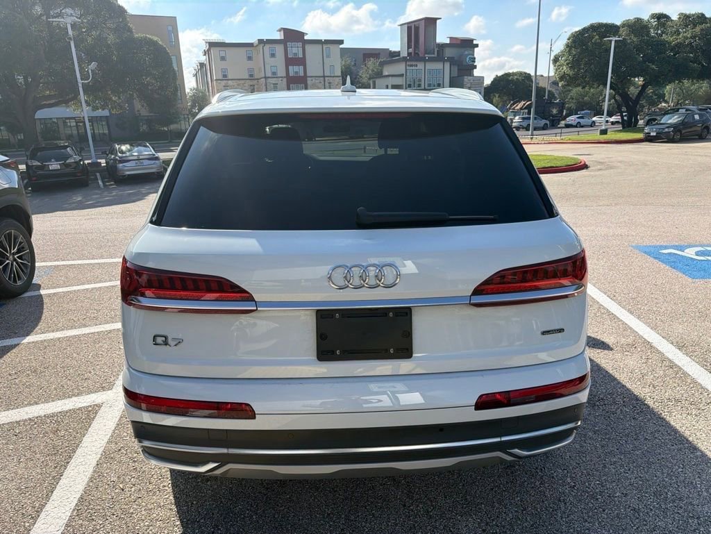 Used 2021 Audi Q7 3.0T Prestige AWD/4WD image 4