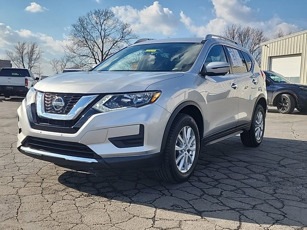Used 2018 Nissan Rogue SV w/ Premium Package image 3