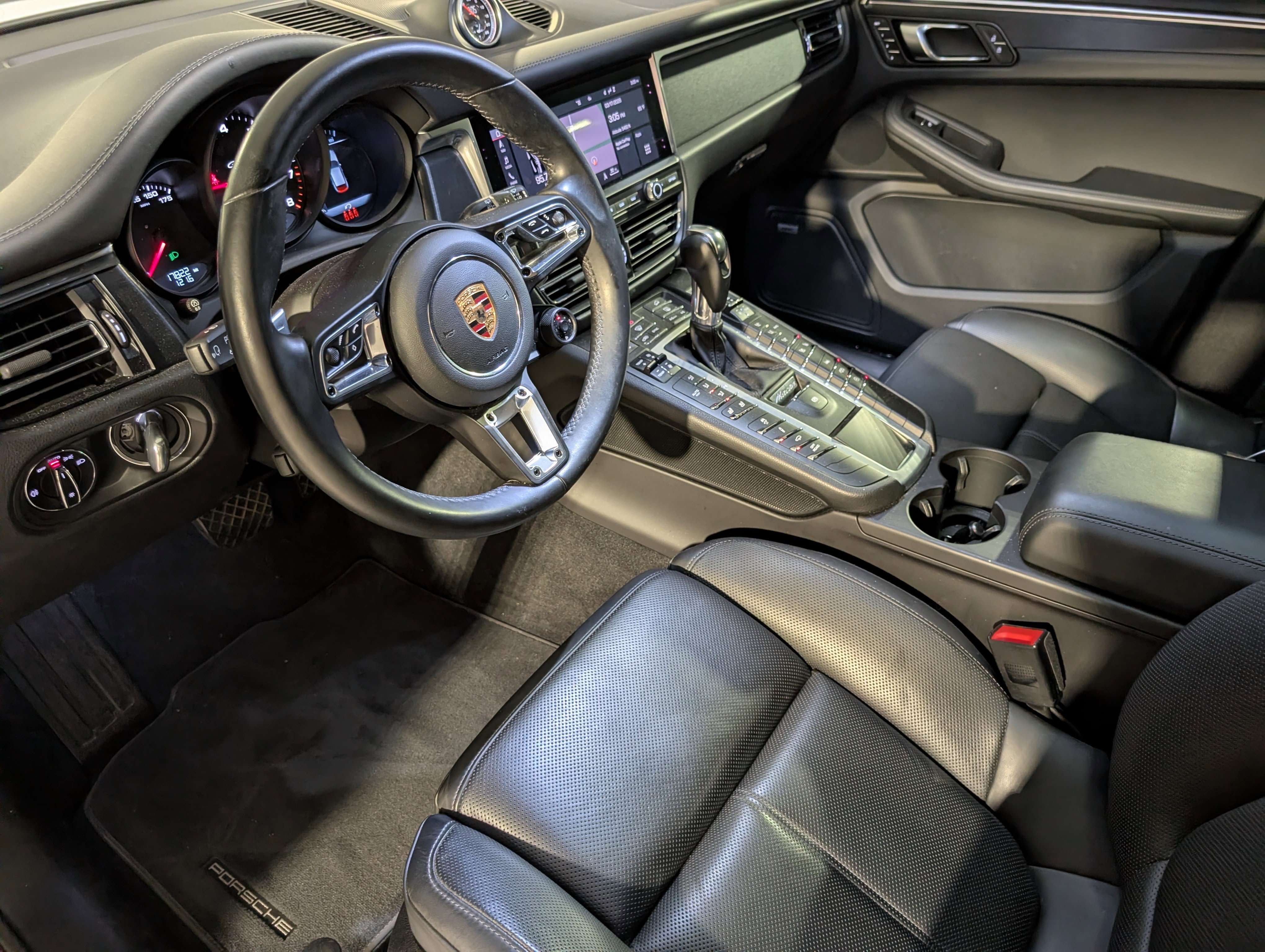 Certified 2020 Porsche Macan GTS image 4