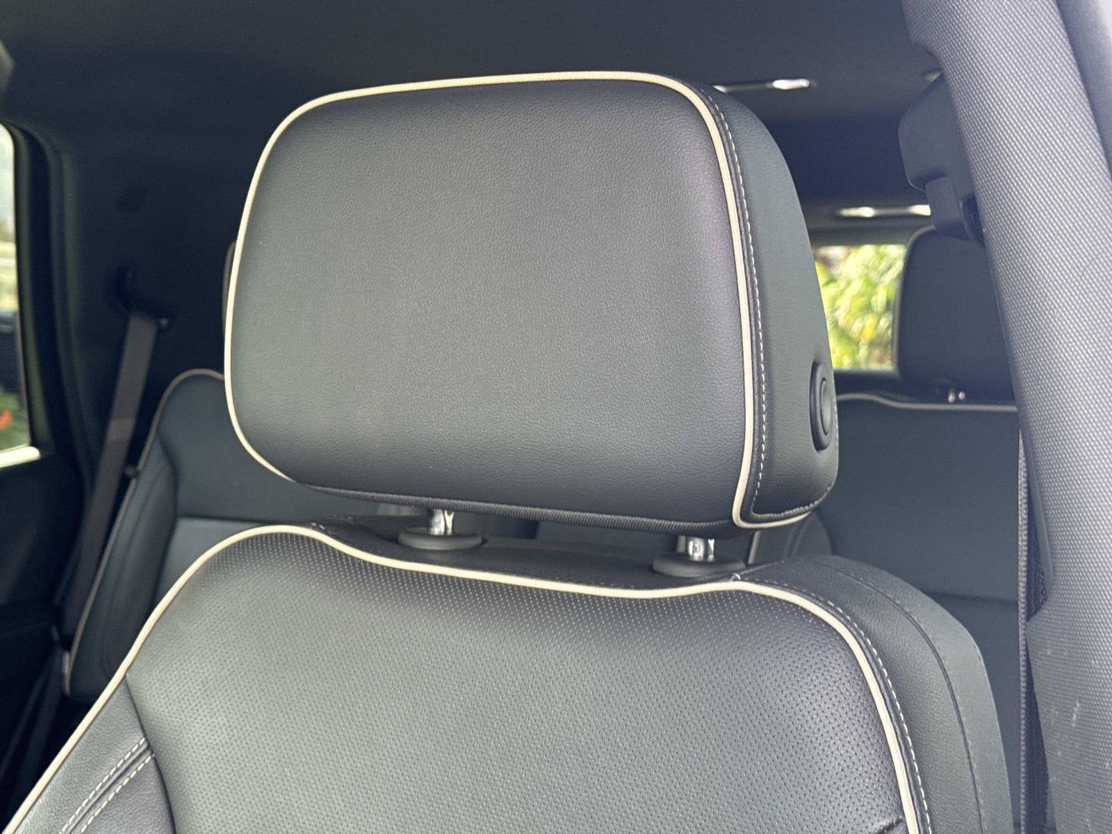 Used 2025 Chevrolet Tahoe Premier RWD image 13