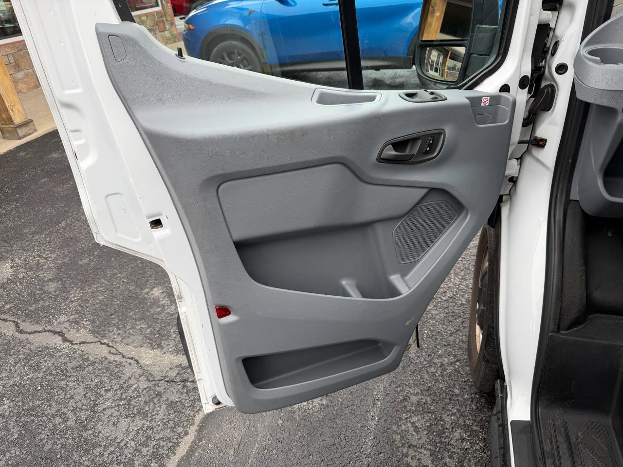 Used 2019 Ford Transit 150 130 Low Roof RWD image 13