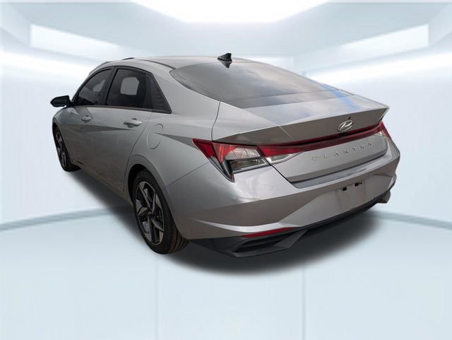 Used 2023 Hyundai Elantra SEL w/ Convenience Package image 2