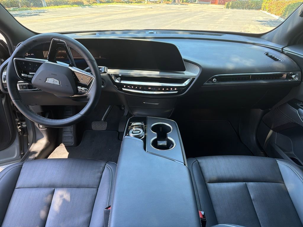 Used 2024 Cadillac Lyriq Luxury AWD/4WD image 9