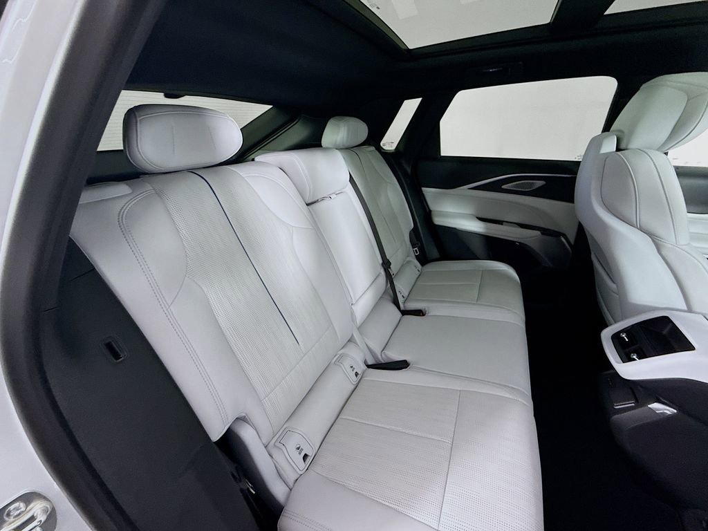 Used 2025 Cadillac Lyriq Sport image 27