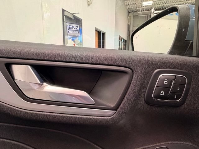 Used 2025 Ford Escape Platinum AWD/4WD image 23