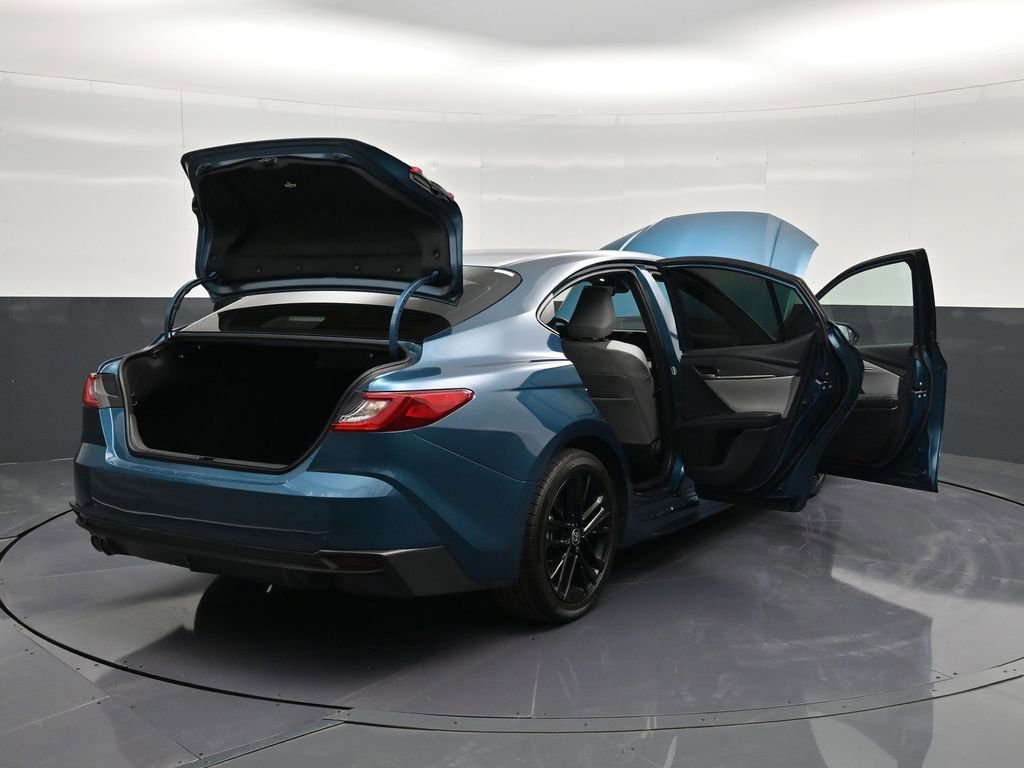 Used 2025 Toyota Camry SE w/ Convenience Package image 31