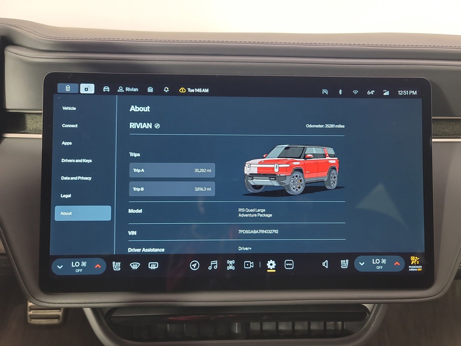 Used 2024 Rivian R1S Adventure image 29